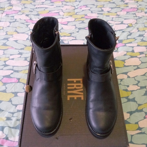 Frye Veronica Belted Short Boots - Picture 12 of 12